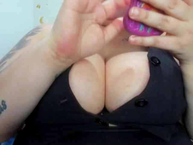 GabiBigBoobs webcam
