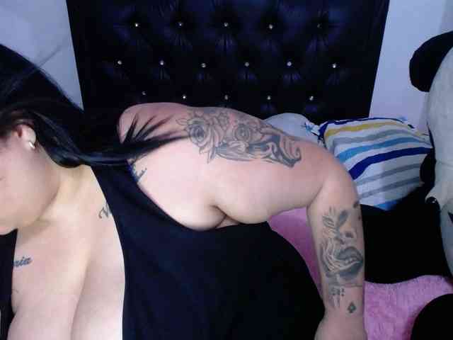 GabiBigBoobs webcam