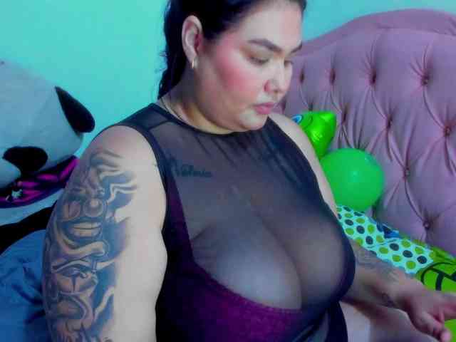 GabiBigBoobs webcam