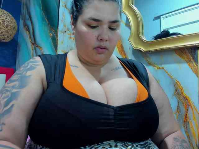 GabiBigBoobs webcam