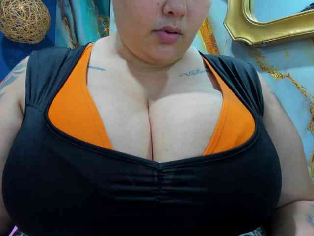 GabiBigBoobs webcam