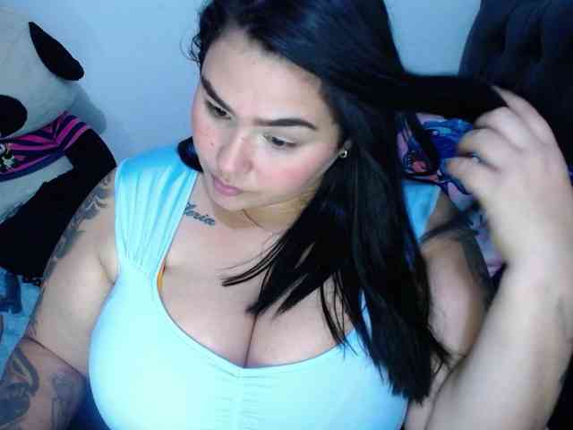 GabiBigBoobs webcam