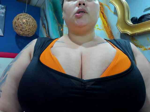 GabiBigBoobs webcam