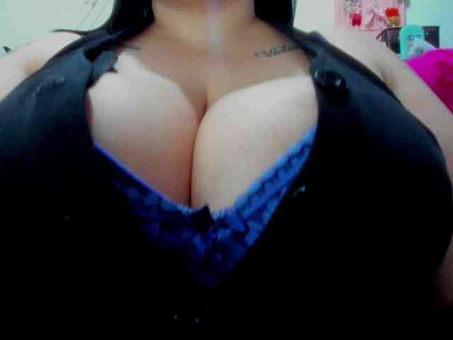 GabiBigBoobs webcam