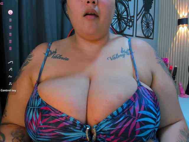 GabiBigBoobs webcam
