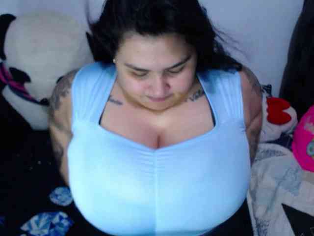 GabiBigBoobs webcam