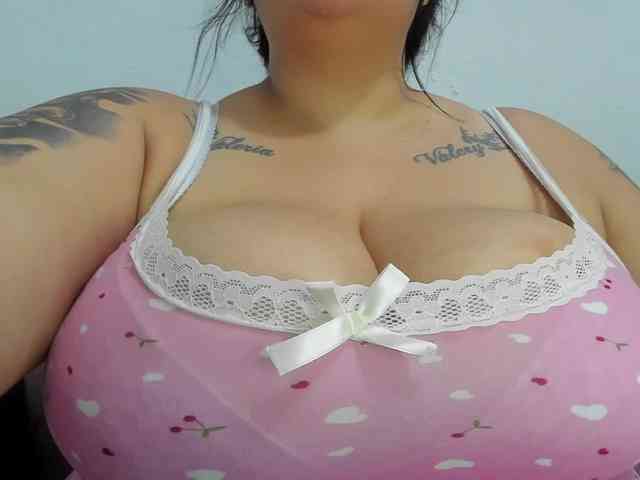 GabiBigBoobs webcam