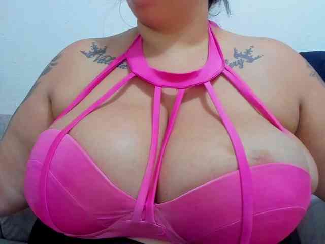 GabiBigBoobs webcam
