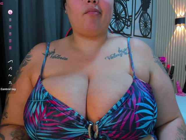 GabiBigBoobs webcam