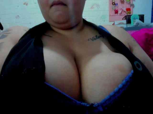 GabiBigBoobs webcam
