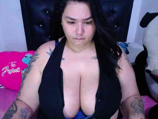 GabiBigBoobs webcam