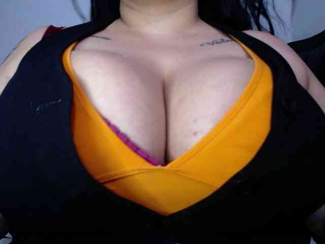 GabiBigBoobs webcam