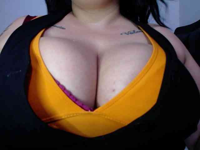 GabiBigBoobs webcam