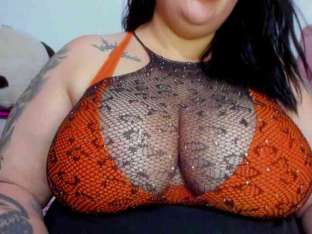 GabiBigBoobs webcam
