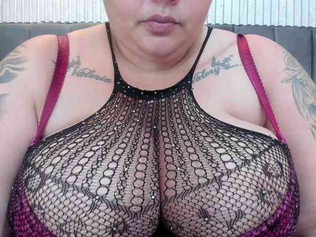 GabiBigBoobs webcam