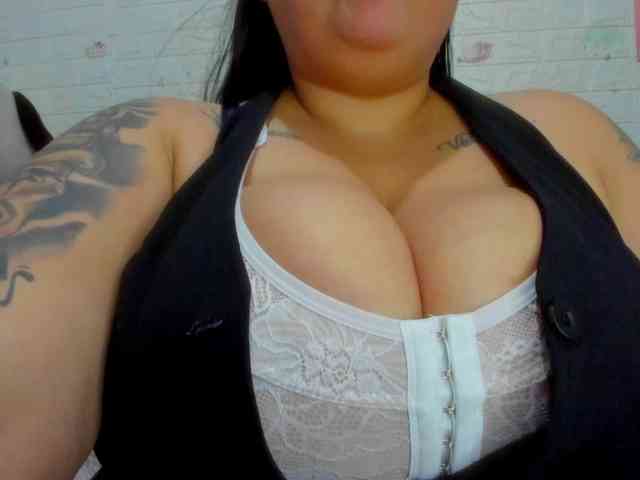 GabiBigBoobs webcam