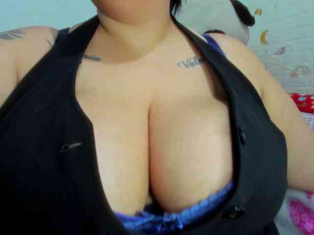 GabiBigBoobs webcam