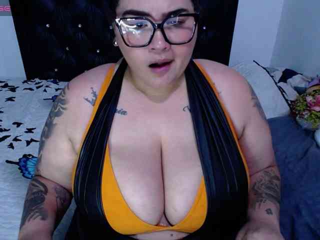 GabiBigBoobs webcam