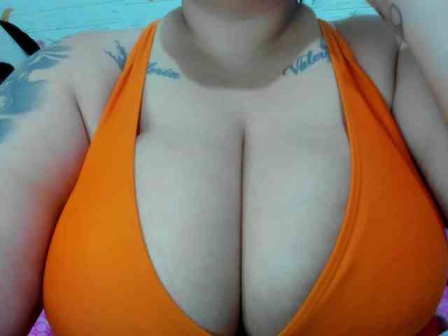 GabiBigBoobs webcam