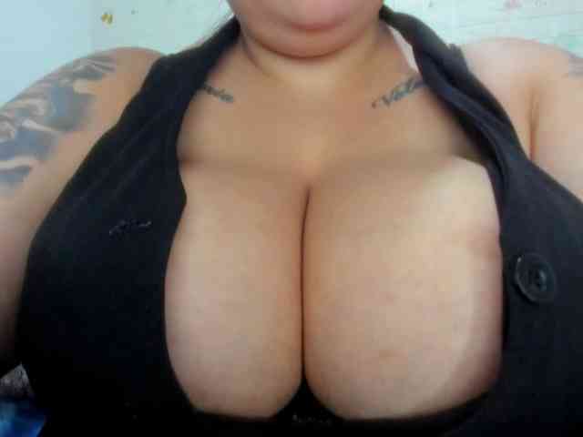 GabiBigBoobs webcam