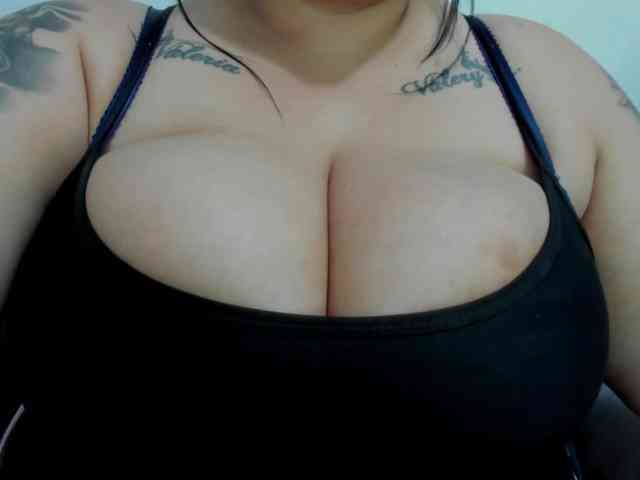 GabiBigBoobs webcam