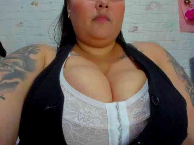 GabiBigBoobs webcam