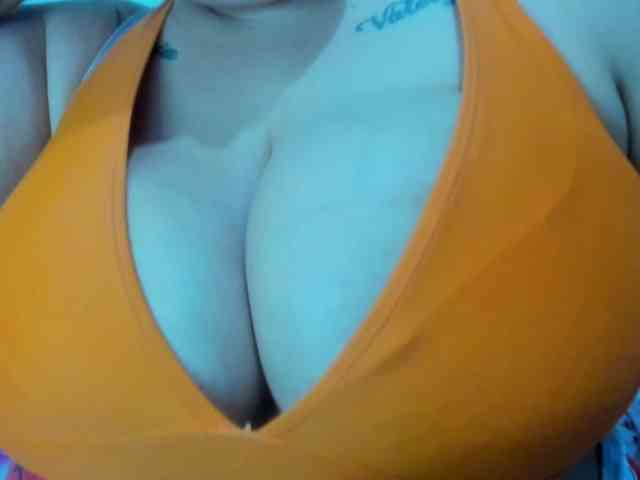 GabiBigBoobs webcam