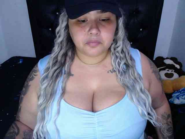 GabiBigBoobs webcam