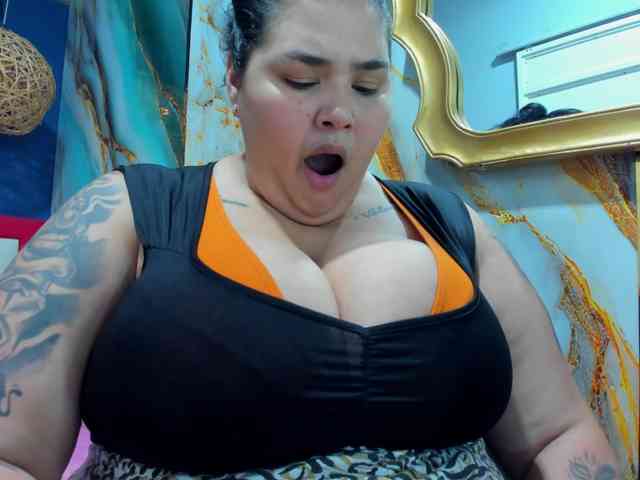 GabiBigBoobs webcam