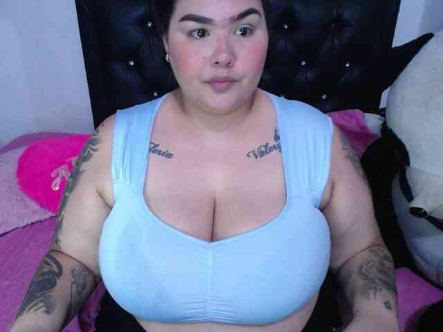 GabiBigBoobs webcam
