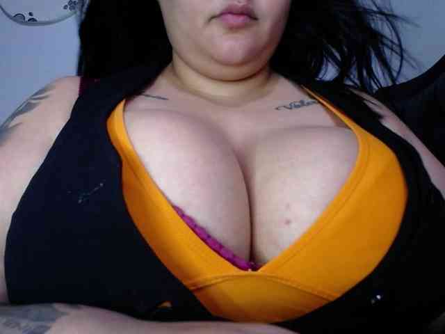GabiBigBoobs webcam