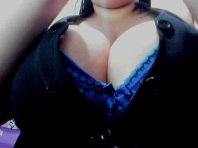 GabiBigBoobs webcam