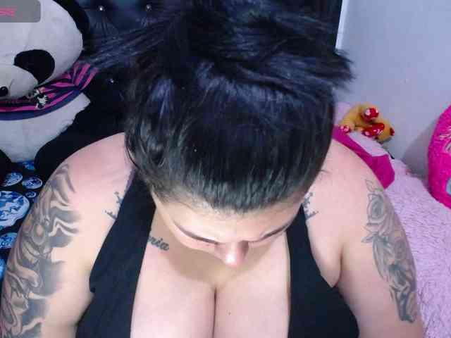 GabiBigBoobs webcam