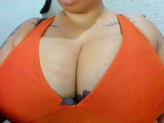 GabiBigBoobs webcam