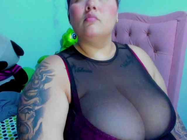 GabiBigBoobs webcam