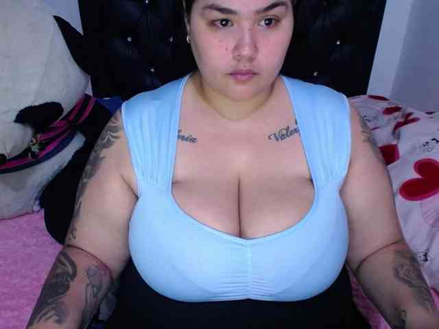 GabiBigBoobs webcam