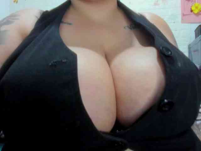 GabiBigBoobs webcam
