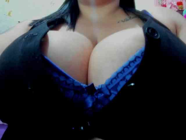 GabiBigBoobs webcam
