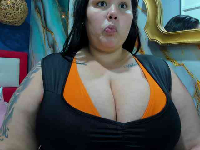 GabiBigBoobs webcam