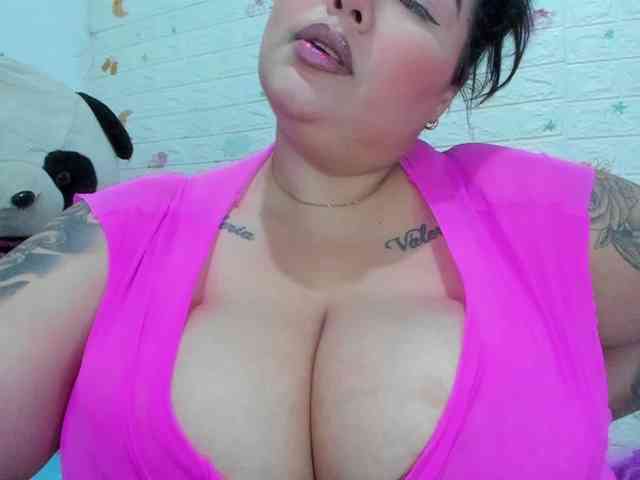 GabiBigBoobs webcam