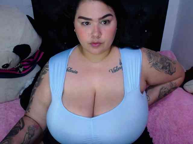 GabiBigBoobs webcam
