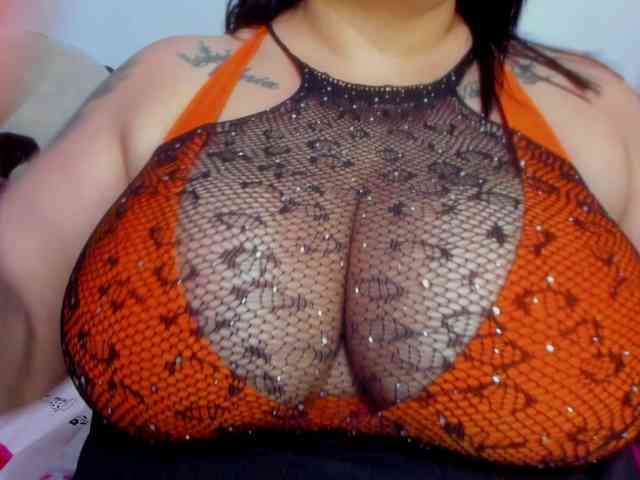 GabiBigBoobs webcam