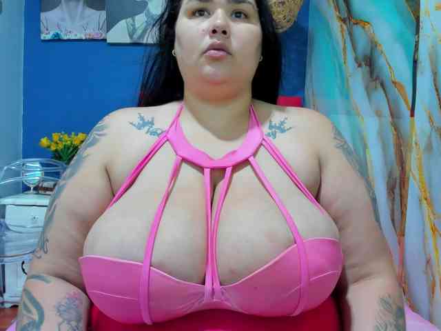 GabiBigBoobs webcam