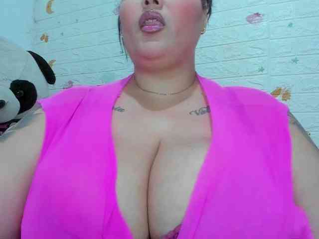 GabiBigBoobs webcam