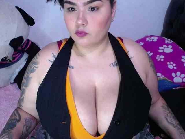 GabiBigBoobs webcam