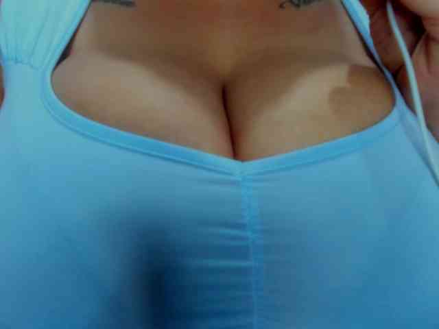 GabiBigBoobs webcam