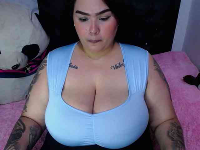 GabiBigBoobs webcam