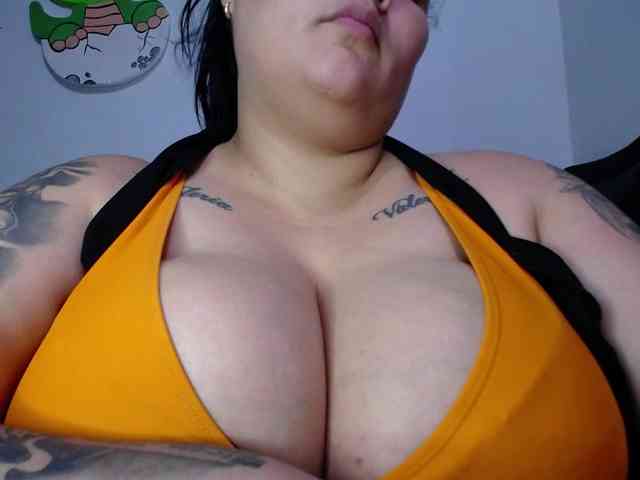 GabiBigBoobs webcam