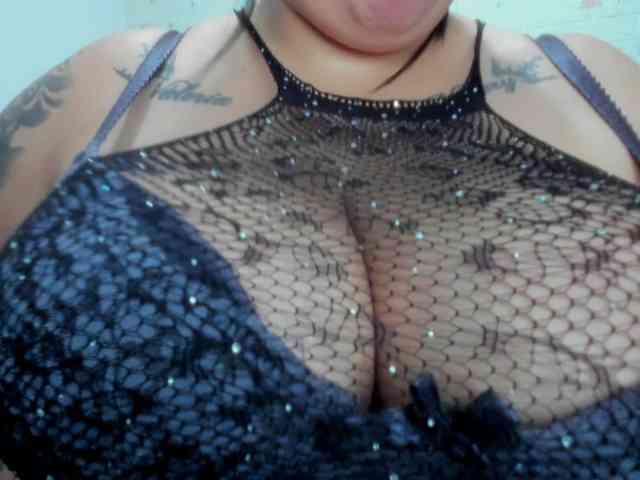 GabiBigBoobs webcam