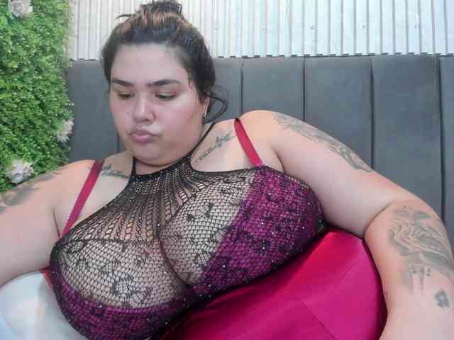 GabiBigBoobs webcam